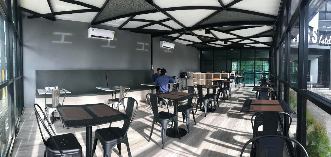 The Chess Hotel 라용 외부 사진